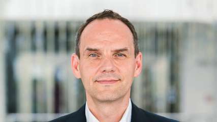 Ralf Bühler leitet seit 1. Januar 2021 als CEO die Geschicke von Conrad Electronic, wo er zuvor als CSO bereits den Geschäftskundenbereich verantwortete. Vorrangiges Ziel des ausgewiesenen E-Commerce- und B2B-Experten ist der konsequente Ausbau der Conrad Sourcing Platform zu Europas führender Beschaffungsplattform für technischen Betriebsbedarf.
