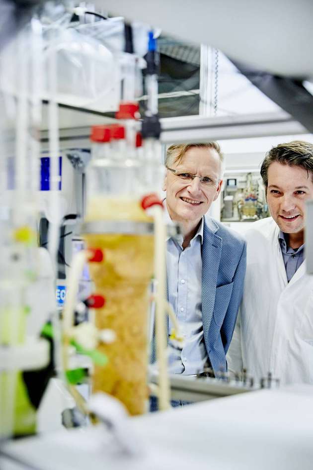 In sogenannten Bioreaktoren wandeln Mikroben die CO2-Abscheidungen in Chemikalien für die Industrie und andere wertvolle Produkte um.