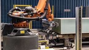 Holzwerkstoffhersteller Sonae Arauco lässt Roboter etikettieren.