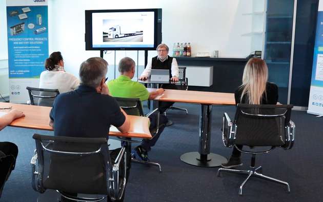 Die Schulungen der Jauch-Academy zu Lithium-Batterien und frequenzgebenden Bauteilen finden derzeit noch in Webinarform statt.