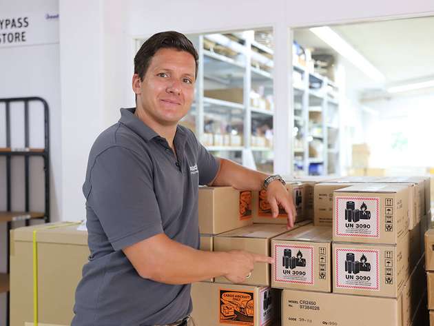 Der sichere Transport von Lithium-Batterien ist eine der Hauptschulungen der Jauch-Academy. 