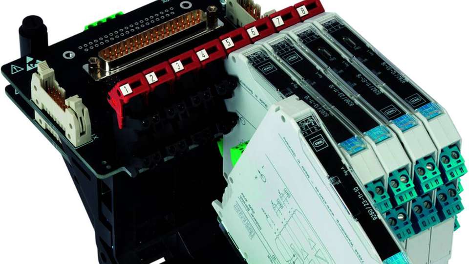 Ideal für Projekte mit hohen Kanalzahlen: Der pac-Träger spart wertvolle Zeit und erhöht die Sicherheit beim Anschluss von Ex i-Feldgeräten an I/O Karten gängiger Automatisierungssysteme.
