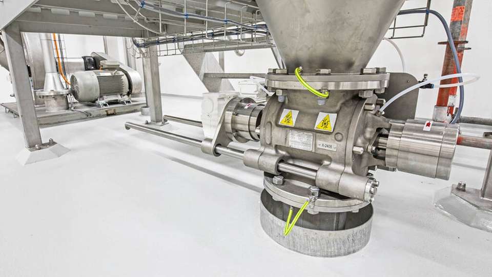 Essay 1852053509 partnering to make food safer 04 picture