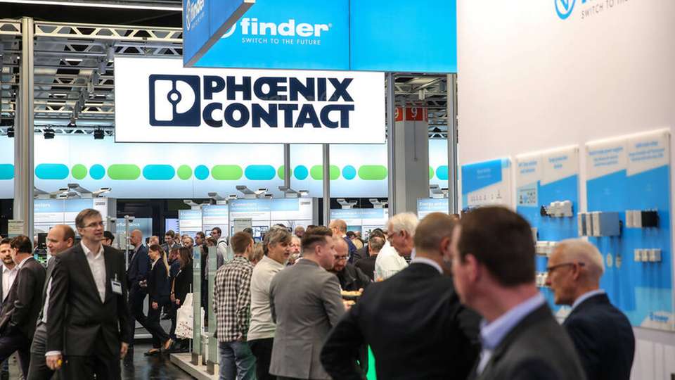 Auf Grund von sich häufenden Absagen, werden viele Messestände, wie der von Phoenix Contact, dieses Jahr leer bleiben.