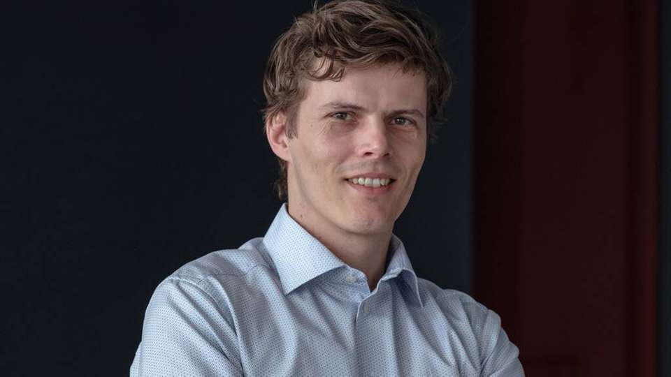 Klaus Mochalski, CEO bei Rhebo, erklärt im Interview, wie Künstliche Intelligenz bei Cybersecurity unterstützt.