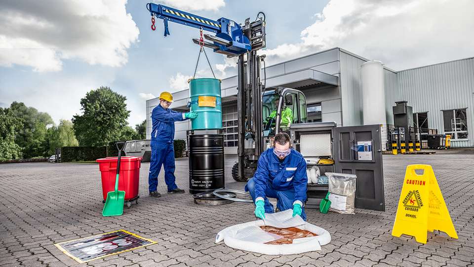 Bindemittel-Notfallsets enthalten  alle wichtigen Komponenten, um ausgelaufene Gefahrstoffe schnell und sicher entfernen zu können.