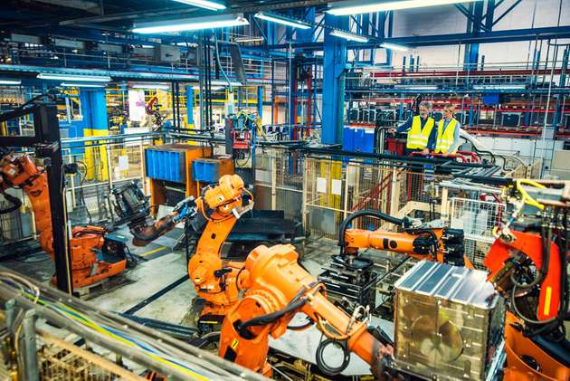 Drei starke Säulen ermöglichen es, Roboter nahtlos vom Sensor bis in die Cloud zu vernetzen und in neue Produktionsprozesse einzubinden.