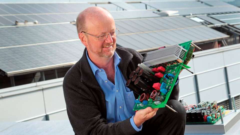 Dr.-Ing. Heribert Schmidt vom Fraunhofer ISE ist der Erfinder der patentierten HERIC-Schaltung für hocheffiziente Wechselrichter.