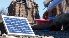 Das solarbetriebene System „VoltaView-Mini-Grid-25“ von Fraunhofer HHI kommt insbesondere in Afrika zum Einsatz. Dort soll es in den ländlichen Gebieten kostengünstig Elektrizität und damit auch Trinkwasser zur Verfügung stellen.