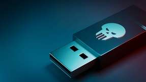 Durch einen USB-Stick kann Malware ganz einfach auf Hardware in Industrieumgebung gelangen.