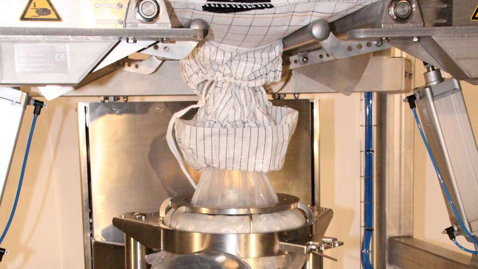 Güter sicher und einfach entleeren: Ein Anschlusssystem für Big Bags soll die üblichen Fragen beim Schüttgut-Handling beantworten.