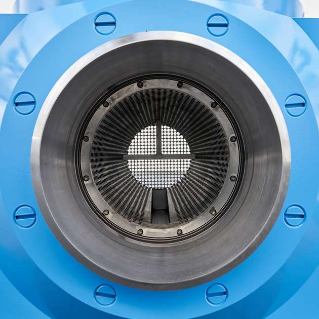 Herausnehmbarer Siebkorbfilter im neuen Hartmann Multifunktionskugelhahn mit mehrfacher Sicherheitsbarriere.