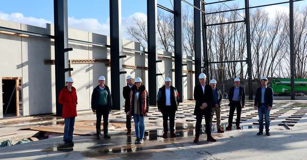 Besuch der Baustelle des neuen Rotorblattprüfstandes in Bremerhaven mit dem Fraunhofer IWES-Team und Vestas.