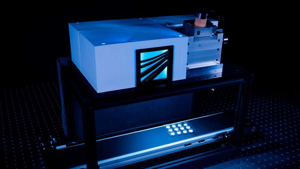 Das integrierbare Messsystem nutzt laserbasierte Infrarotspektroskopie und wurde für Anwender in verschiedenen prozesstechnischen Bereichen entwickelt.