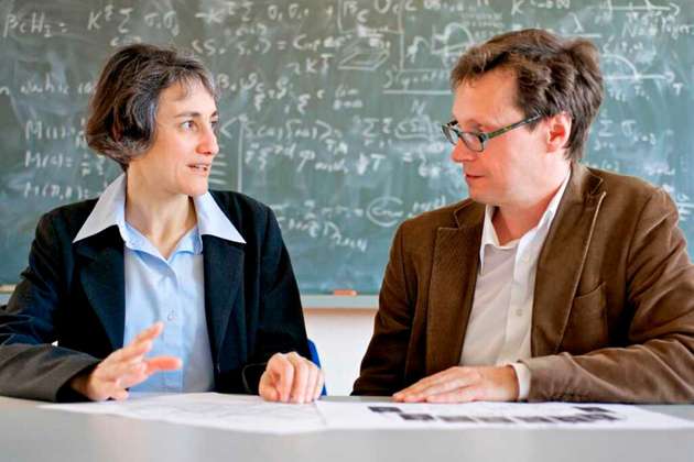 Laura Heyderman und Peter Derlet untersuchen magnetische Phasenübergänge in der Materie.