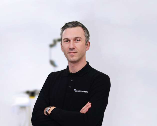 Andrea Alboni, General Manager Western Europe, Universal Robots: Wir freuen uns, als Marktführer für kollaborierende Roboter unseren Kunden und Partnern endlich wieder live die ganze Vielfalt unserer Produktpalette zeigen zu dürfen. Mit Anwendungen aus der Praxis wie Schweißen, Schleifen oder Kleben kann sich das Publikum selbst davon überzeugen, wie einfach und unkompliziert unsere Cobots Probleme im Produktionsalltag lösen – Anfassen und Ausprobieren ausdrücklich erlaubt! Ein besonderes Highlight: der imposante, sechs Meter hohe SINA-Turm im Eingang Ost. Das smarte Kommissioniersystem enthält einen UR-Cobot, der dabei unterstützt, die Intralogistik zu automatisieren. Insbesondere im Hinblick auf den zunehmenden Arbeitskräftemangel spielt Automatisierung eine immer größere Rolle und wir freuen uns auf einen spannenden Austausch!