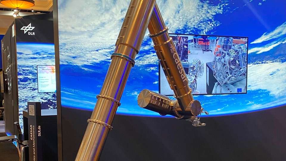 Der Weltraumroboter Caesar auf dem Space Symposium in Colorado Springs, USA