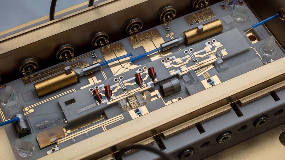 Kompaktes und robustes Hochleistungs-Lasermodul, das für anspruchsvolle quantenoptische Anwendungen im Weltraum entwickelt wurde.