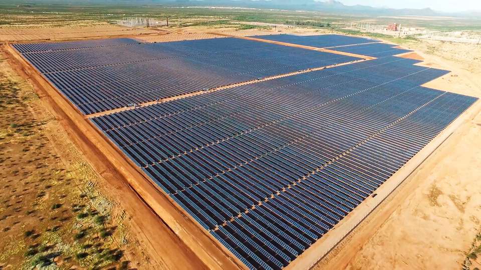 Die aus Europa exportierten Lithium-Akkus werden in Afrika überwiegend für den Bau von Solarparks genutzt.