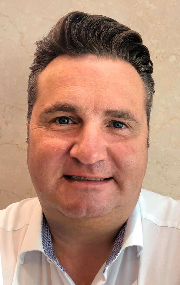 Klaus Lechtenbörger, Vertical Market Manager Process Industry bei Eplan: Eplan und Rittal stellen auf der Achema gemeinsam aus und die vernetzte Produktion ist in der Tat unsere gemeinsame Mission. Wir präsentieren handfeste Ansätze der digitalen Transformation, die zugleich der Forderung nach einer stets aktuellen Dokumentation nachkommt. Das gilt von Engineering über den Betrieb einer Anlage bis hin zur Wartung und Instandhaltung. Ganz konkret zeigen wir unter anderem einen digitalen Zwilling eines Schaltschranks, der per AR-Technologie frei im Raum visualisiert werden kann. Natürlich präsentiert Eplan im Rahmen der Achema auch die Neuerungen in Eplan Preplanning beziehungsweise der kommenden Eplan Plattform 2023.