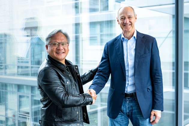 Handschlag zwischen Jensen Huang, Gründer und CEO von Nvidia, und Roland Busch, Vorstandsvorsitzender von Siemens