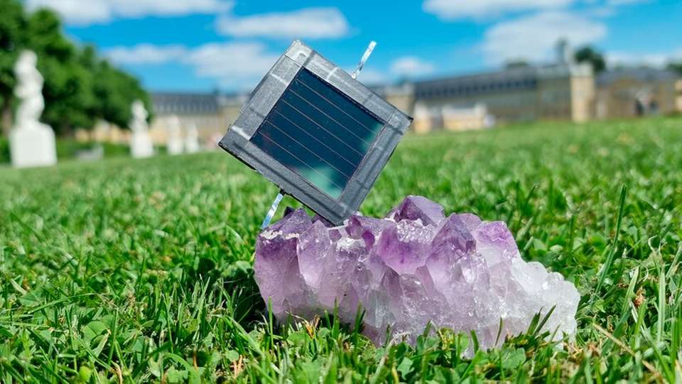 Die spezielle Kristallstruktur der Perowskite ermöglicht Solarzellen mit hohem Wirkungsgrad. Im Tandem ist die Stromausbeute noch größer.