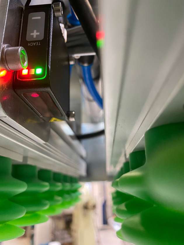 Die Montageposition des LVHT52-Lasers zwischen den Vakuumsaugern ermöglicht einen schnellen Praxiseinsatz.