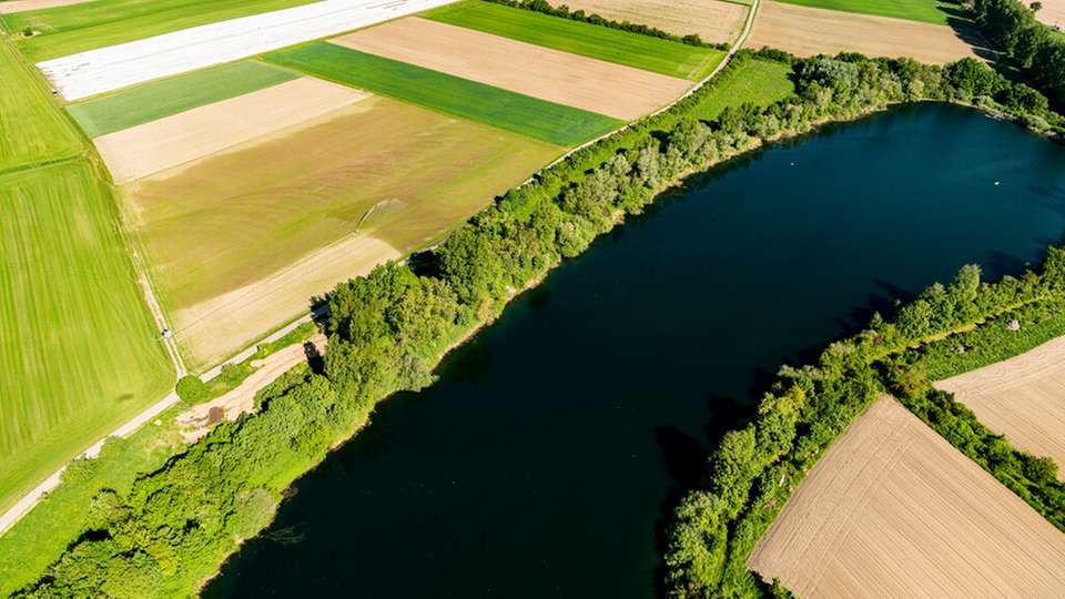 Forschende bündeln Gewässerdaten, um die Auswirkungen des Klimawandels auf den Wasserhaushalt in Deutschland besser untersuchen zu können.