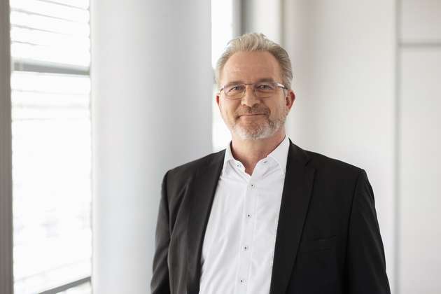 Dr. Peter Blaeser, Director Digital Automation Solution