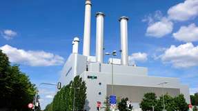 Das Heizkraftwerk Süd in München setzt auf Kraft-Wärme-Kopplung (KWK). Erdgasbetriebene Turbinen produzieren Strom, aus der Abwärme entsteht Fernwärme.