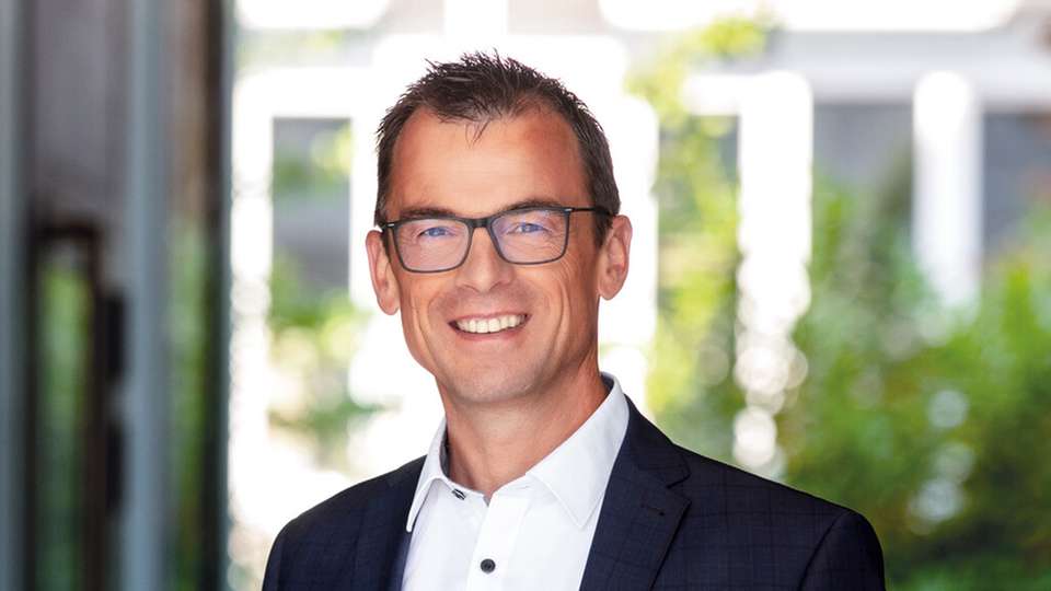 Stefan Schneider ist bereits seit 2013 fester Bestandteil der bmp greengas GmbH. Zunächst für den Aufbau des Vertriebs in Deutschland und Europa verantwortlich, übernahm er 2020 zusätzlich die Position als Head of Sales & Purchasing. Seit Februar 2022 treibt er als einer von zwei Geschäftsführern das weitere Wachstum des Unternehmens voran.