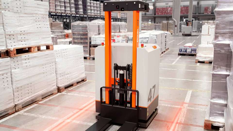 KInavigierter autonomer PalettenTransportroboter der Zukunft