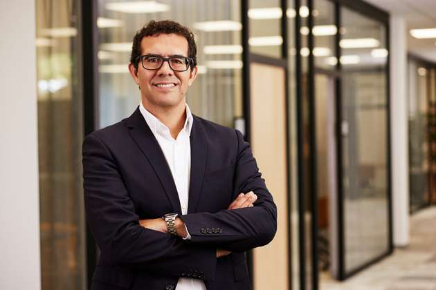 Manuel Alves, VP und GM bei NXP: Auf der electronica 2022 legt NXP den Fokus auf skalierbare, sichere und zuverlässige Lösungen für den Energiesektor, das Batteriemanagement, Schnellladen und zur Lastverteilung im Stromnetz mithilfe der NXP Blockchain. Stand-Highlight ist der Safe Mobility Car Cluster. Er zeigt das Zusammenspiel unserer Automotive-Lösungen für Elektrifizierung, Imaging Radar, UWB-Radar, High-Performance Computing und Connected eCockpit sowie unsere Wall-Box-Ladestation, den neuen Motor-Inverter S32K39X und unser Hochvolt-Batteriemanagement-System mit Anbindung an die Cloud. Im Showroom unserer Münchner Niederlassung zeigen wir parallel Innovationen für Smart-Homes und -Appliances, zum Beispiel auf Basis des i.MX RT1170 oder smarte Logistiklösungen mit der i.MX 8M Plus Plattform.
Electronica 2022, Halle C2.578