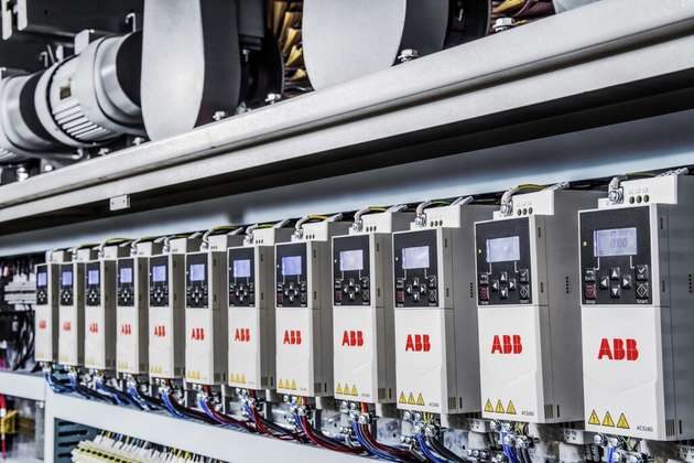 Neuer kompakter Machinery Drive ACS180 regelt präzise Motoren bis 22 KW.