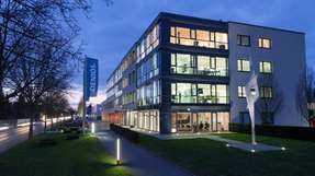 Denios-Hauptsitz in Bad Oeynhausen: Der Anbieter von Arbeits- und Ex-Schutz kann sich über die Erstplatzierung beim GIT-Award freuen.