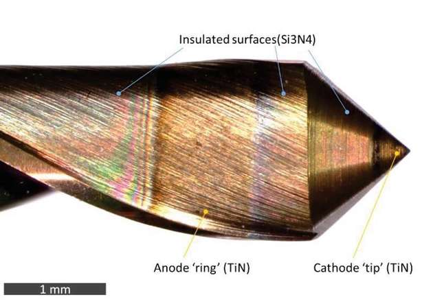 Der an der Empa entwickelte Bohrer ist mit leitfähigen und isolierenden Hartschichten aus Titannitrid und Siliziumnitrid bedeckt.