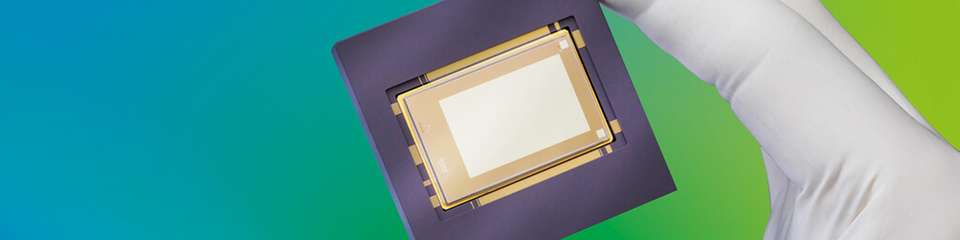 Die Flächenlichtmodulatoren beinhalten eine Vielzahl einzelner Mikrospiegel auf einem aktiven Halbleiterchip.