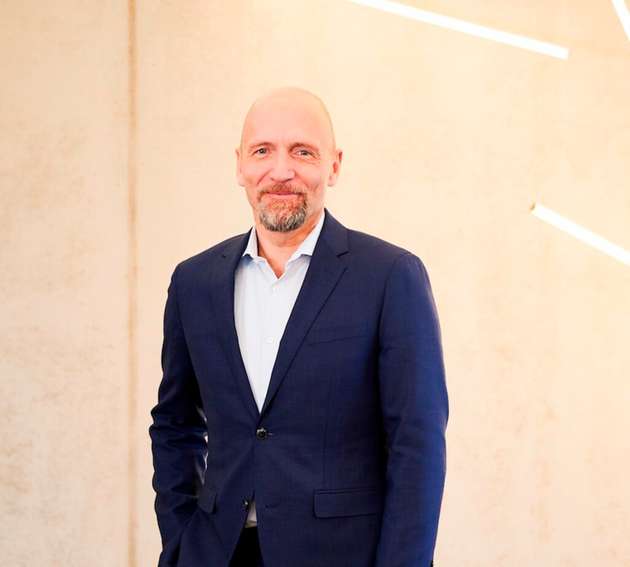 Prof. Dr. Volker Gruhn ist Gründer und Aufsichtsratsvorsitzender von Adesso.