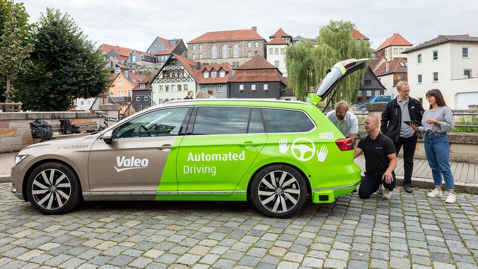 Studierende des Studiengangs Autonomes Fahren können bereits während des Studiums an realen Projekten arbeiten.