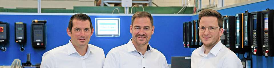 Freuen sich über die erfolgreiche Akkreditierung der DAkkS (von links): Dirk Scharnowski (stellvertretender Laborleiter), Axel Grönboldt (Qualitätsmanager) und Dennis Niederländer (Laborleiter).