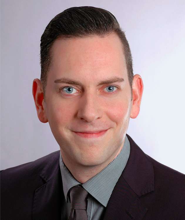 Tassilo Gast, Emerging Market Business Development Manager DACH, Emerson Process Automation: Um klimaneutral zu sein, müssen wir alle gemeinsam sicherstellen, dass erneuerbare Energien zur Herstellung grüner Moleküle für die Industrie und den privaten Sektor verwendet werden. Emerson bietet eine breite Palette an Messinstrumenten, Regelarmaturen, Steuerungstechnologie sowie Leitsystemtechnik für die stark skalierenden Märkte wie Wasserstoff-, Power-to-X-, SAF-, Bio-, Dekarbonisierungs- oder Batterieprozesse. Unsere Produkte finden bereits Einsatz in vielen global verteilten Dekarbonisierungsprojekten. Insbesondere Komplettlösungen, als Kombination aus allen Produktbereichen, für eine schnelle Markteinführung, Skalierung von Projekten und Emerson als Hauptauftragnehmer für schnelle Reaktionszeiten, sind ein Impuls, den wir dieses Jahr setzen wollen.