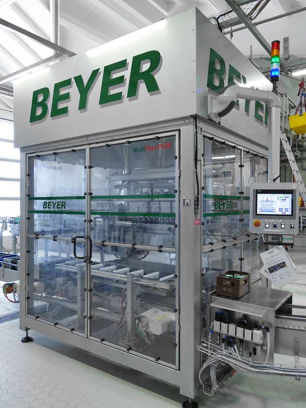 Im Flaschenpacker der Baureihe Multipack-POR ermöglicht Motion-Control-Technik von SEW-Eurodrive eine schnelle und einfache Inbetriebnahme sowie hohe Maschinenperformance.