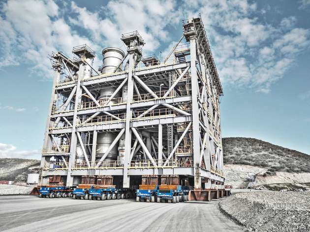 Die Kraftpakete der TII Group haben schon einige Weltrekorde aufgestellt – mit Transportgewichten bis zu 20.300 Tonnen. 