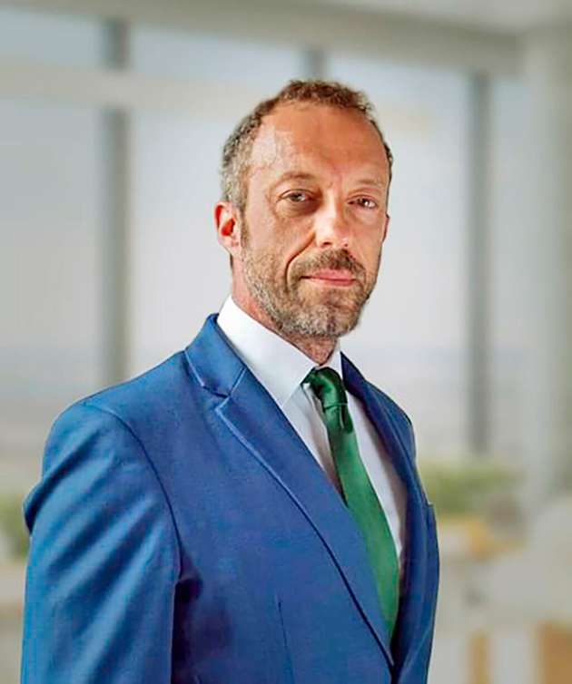 Massimo Getto, Nachhaltigkeitsmanager, Gefran Deutschland: Nachhaltigkeit bedeutet bei Gefran mehr als umweltfreundliche Produktion. Unsere nachhaltige Geschäftsstrategie berücksichtigt die wirtschaftlichen, ökologischen und sozialen Faktoren in allen Abläufen im Unternehmen. Damit schaffen wir langfristige Vorteile für das Unternehmen und unsere Mitarbeiter und achten gleichzeitig darauf, Ressourcen zu schonen und zu erhalten. Moderne, erfolgreiche Sensorhersteller liefern nicht nur den Messwert einzelner Prozessvariablen, sondern sind gleichzeitig durch ihr Know-how der Kundenprozesse Ideengeber für die Steigerung von Qualität und Effizienz sowie alternative Lösungsansätze. Der „gute“ Lieferant arbeitet selbst an einer Verringerung seines CO2-Fußabdrucks.