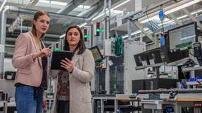 In den Werken von Schneider Electric kommen die eigenen IoT-Technologien zum Einsatz, so auch in einer Smart Factory im baden-württembergischen Lahr.