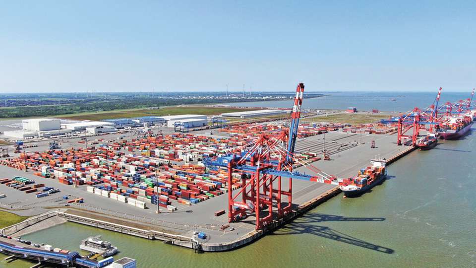 Der einzige Container-Tiefwasserhafen Deutschland erlangte 2022 eine PERS-Zertifizierung.