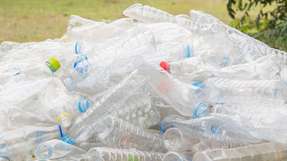 Kunststoff wie bei PET-Getränkeflaschen soll leichter zersetzt werden.