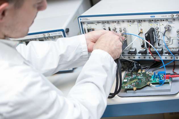 Mit dieser Plattform können Techniker auch schnell alle Antennenanschlüsse der mmWave-Module untersuchen, die für das Beamforming verwendet werden.