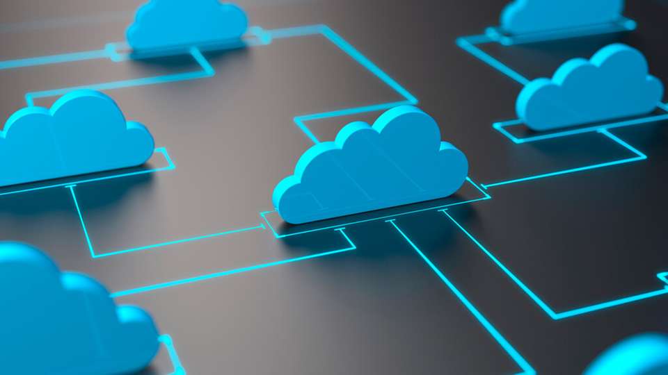Multi-Cloud-Ansätze sind komplex, machen für viele Unternehmen aber Sinn – und mit den richigen Maßnahmen können sie die Cloud-Reise effizient antreten.