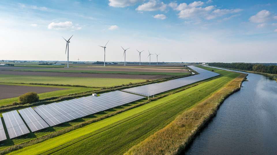 Landwirtschaftliche Flächen werden eigentlich für die Ernährung gebraucht. Doch immer häufiger wird auf ihnen Energie erzeugt. Deshalb gibt es Kritik, wenn Energiepflanzen, Photovoltaik- oder Windenergieanlagen wertvolle Ackerfläche beanspruchen.